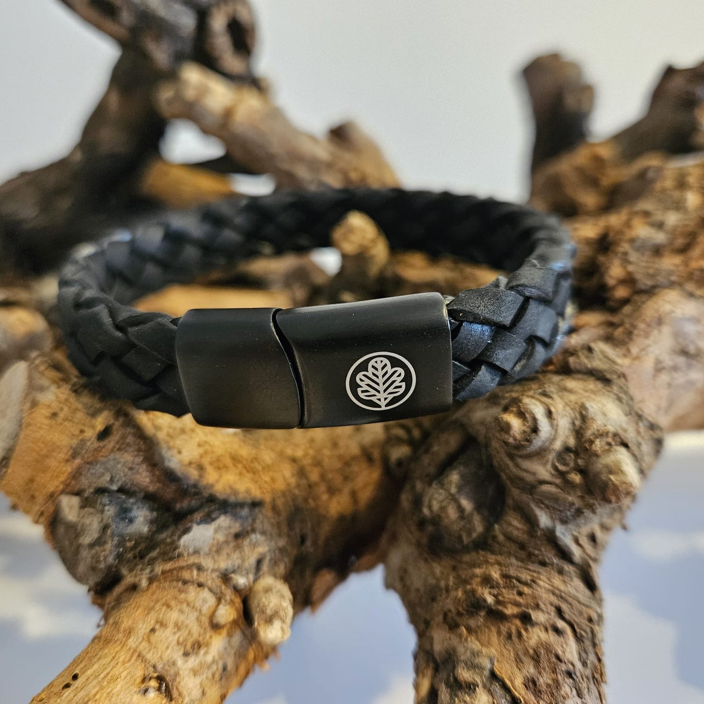 Iron & Oak Amsterdam - Braided Legacy (Black)