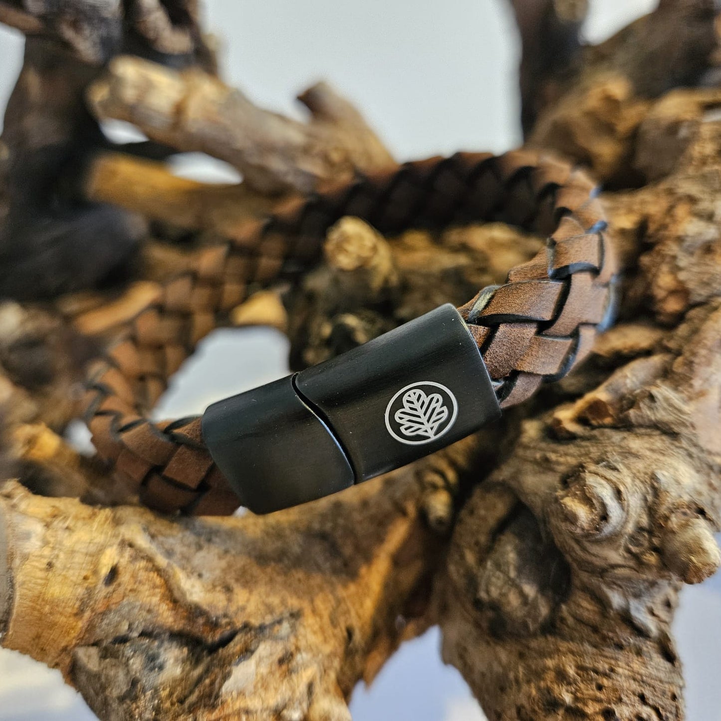 Iron & Oak Amsterdam - Braided Legacy (Brown)