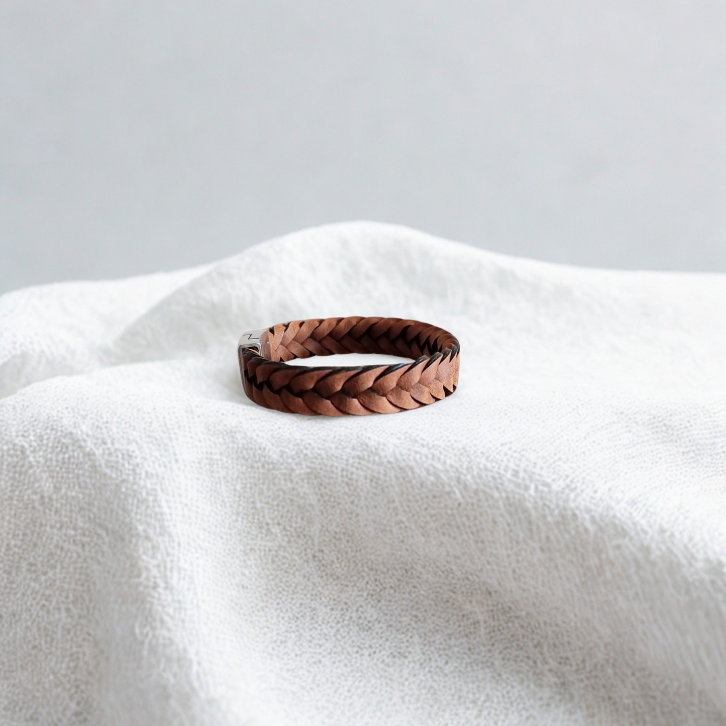 Iron & Oak Amsterdam - Forge Leather - Sand