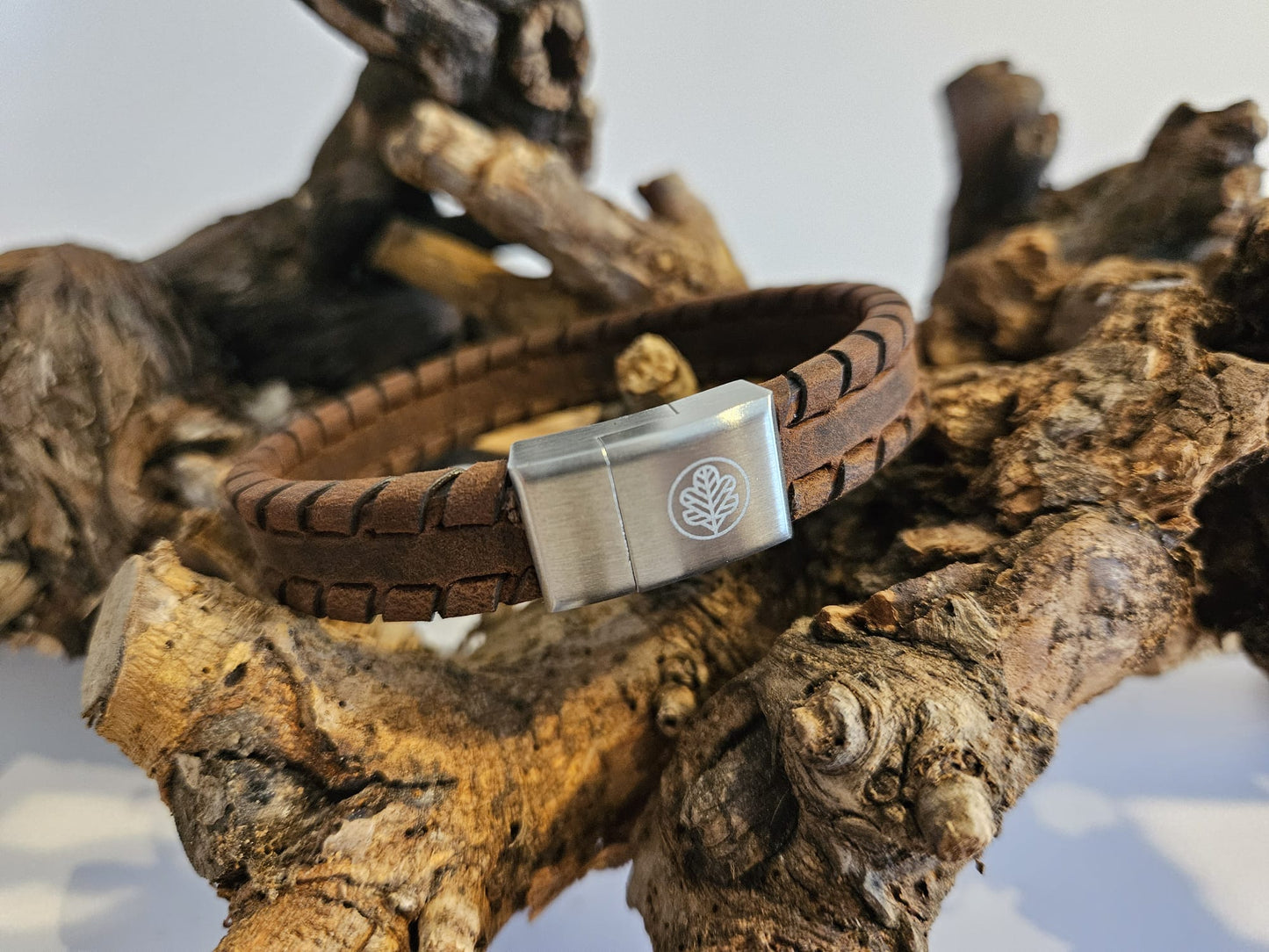 Iron & Oak Amsterdam - Steelbound (Brown)