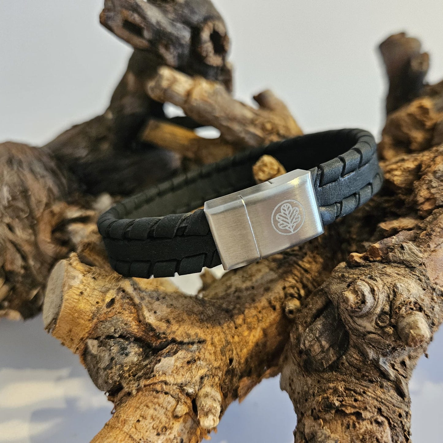 Iron & Oak Amsterdam - Steelbound (Black) L - 21cm