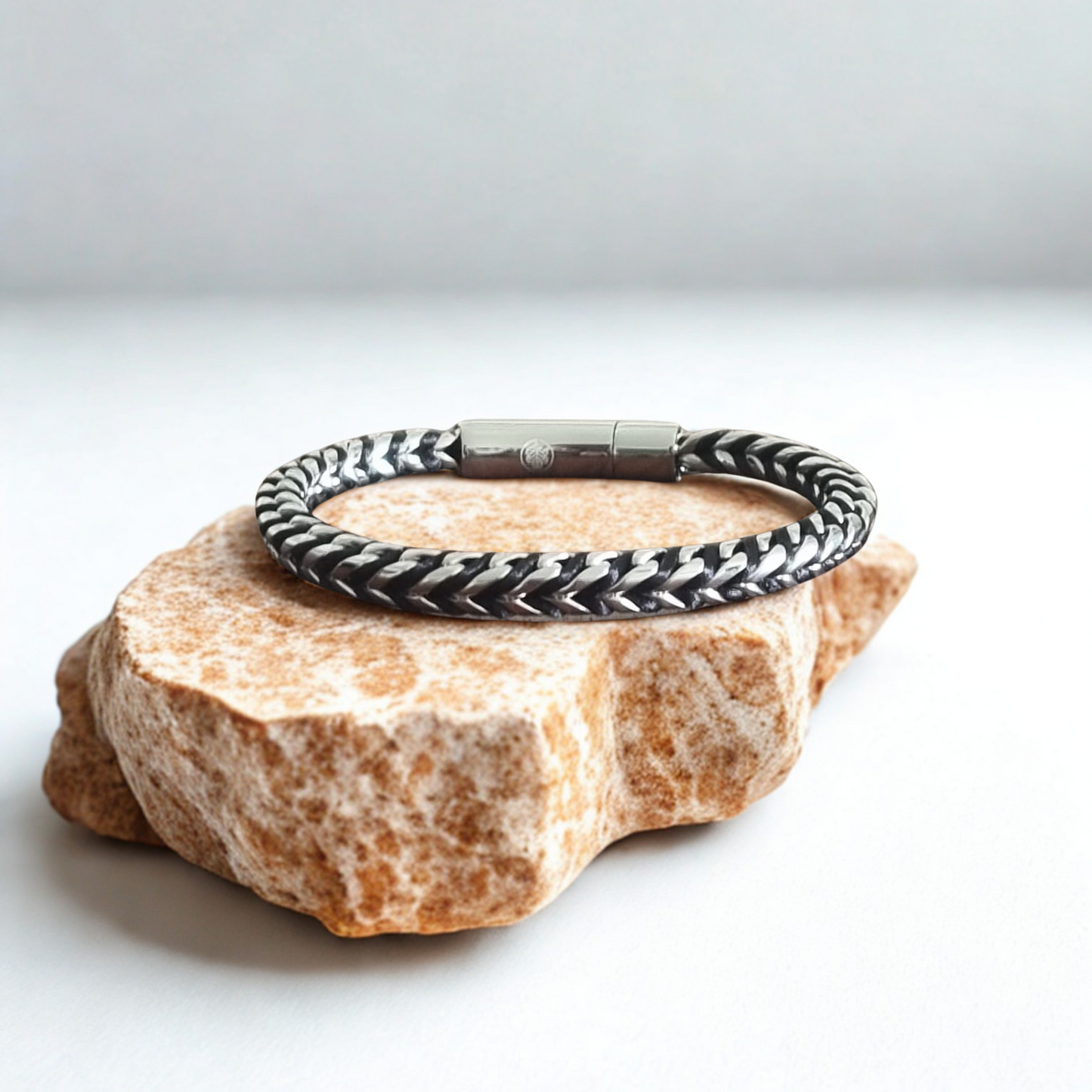 Iron & Oak Amsterdam - Steel Weave - Silver Contrast