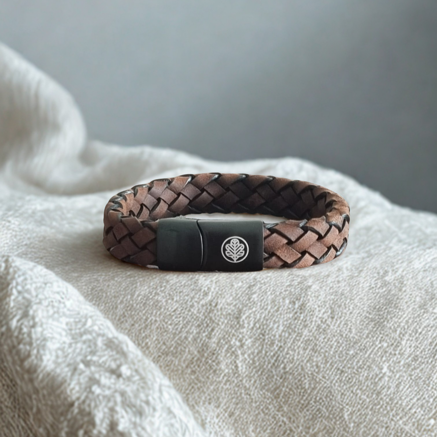 Iron & Oak Amsterdam - Braided Legacy (Brown)