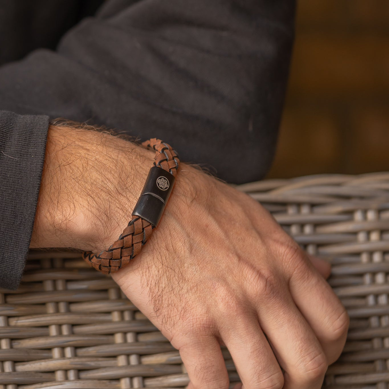 Iron & Oak Amsterdam - Braided Legacy (Brown)